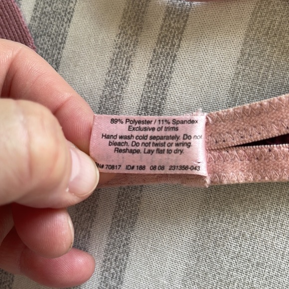 NWOT VICTORIA’S SECRET SEXY LITTLE THINGS CLAM SHELL BRA. Sz 34B. Plum w/pink. - Picture 8 of 8